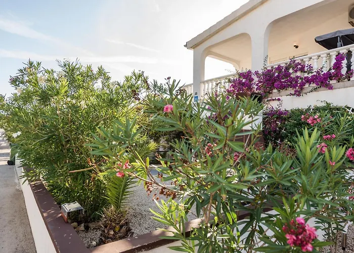 By The Sea - 18516 Vir