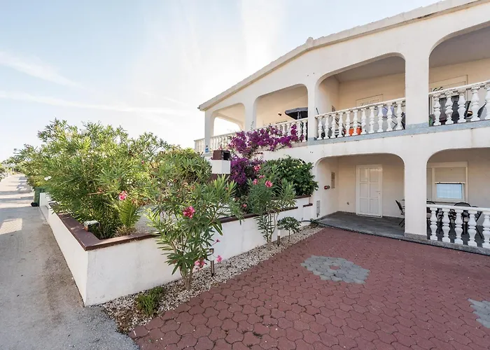 By The Sea - 18516 * Vir